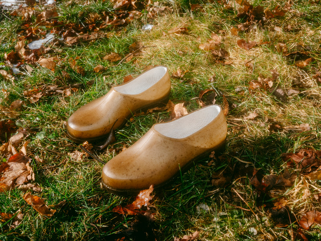French Recycled Hemp Gardening Clogs in Sepia