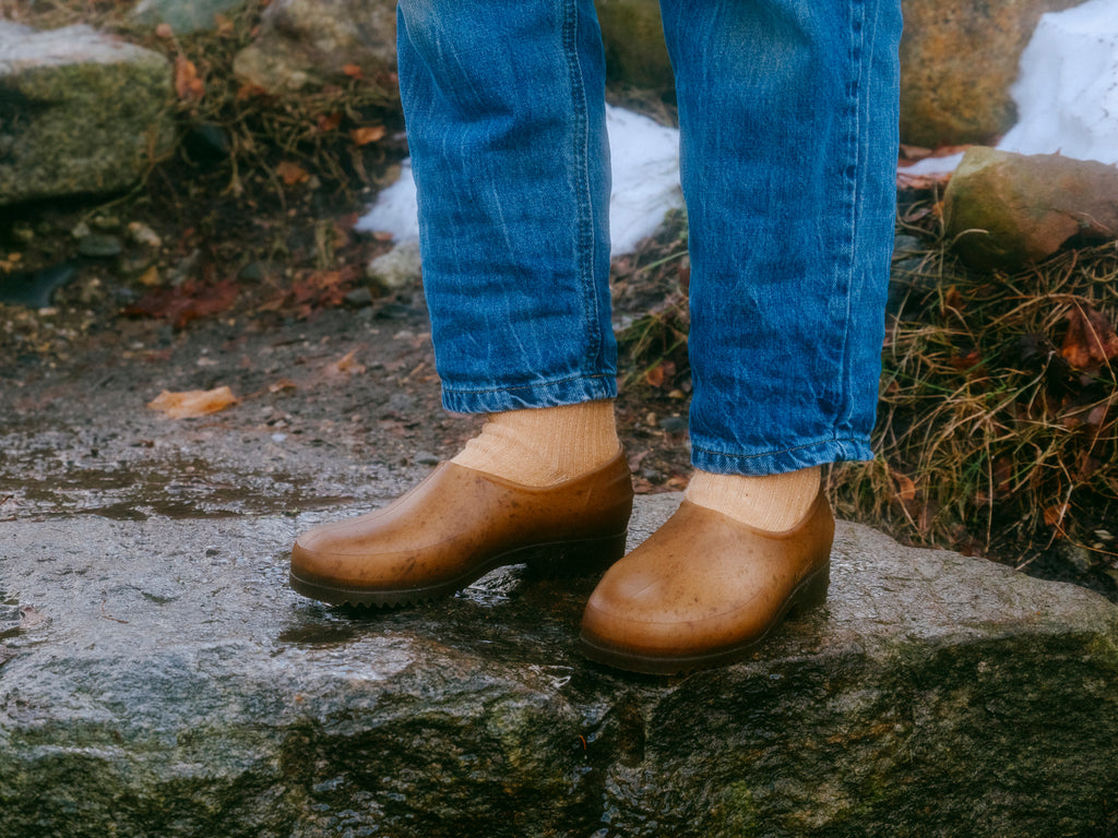 French Recycled Hemp Gardening Clogs in Sepia