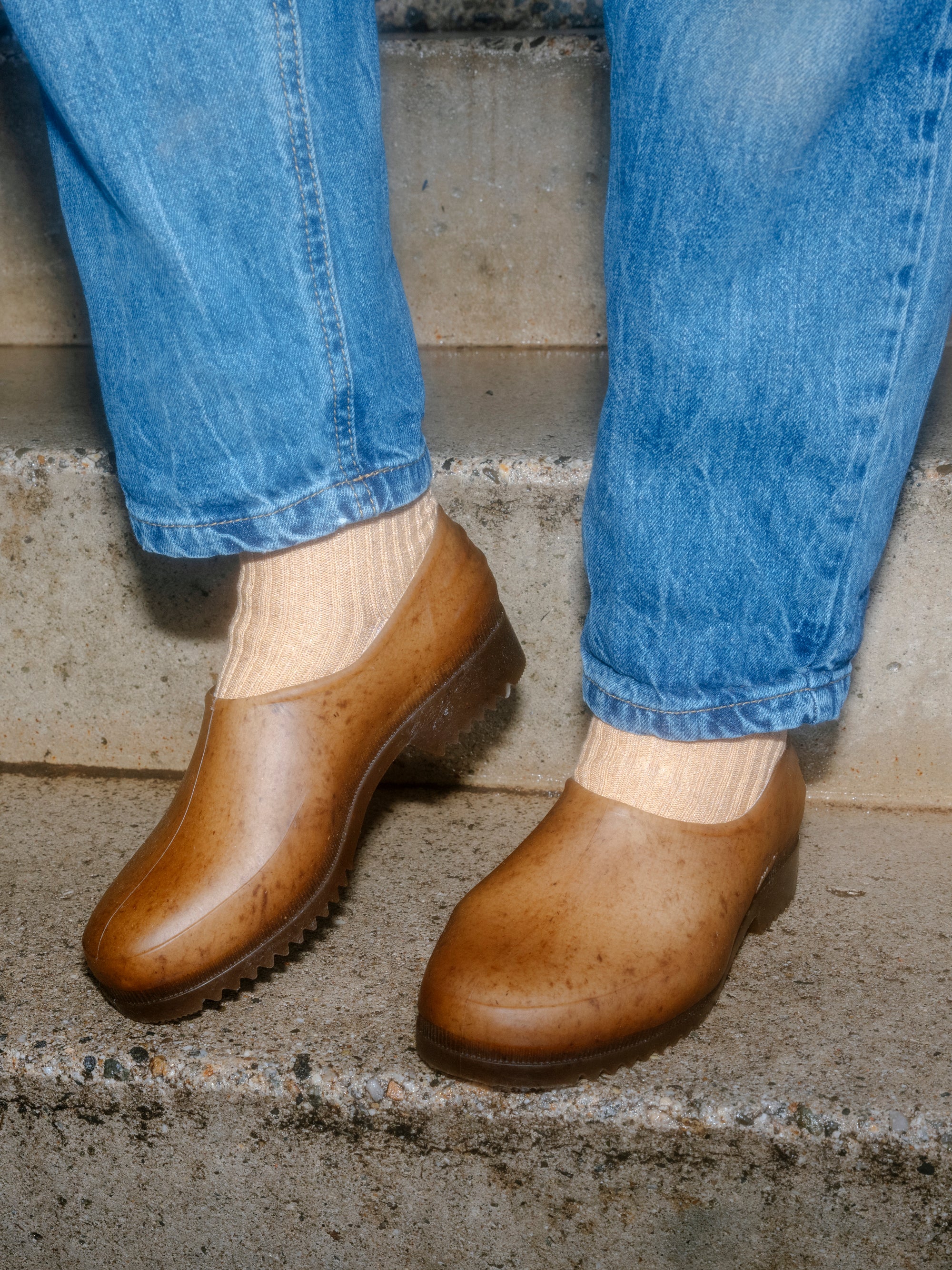 French Recycled Hemp Gardening Clogs in Sepia