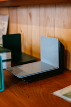 Single Bookend