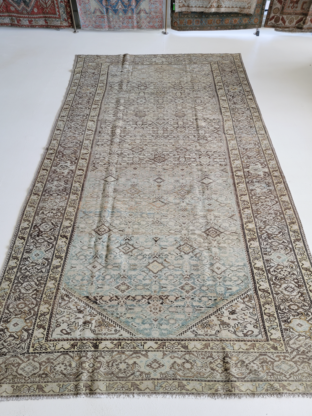 Antique Mahal Low Pile Rug