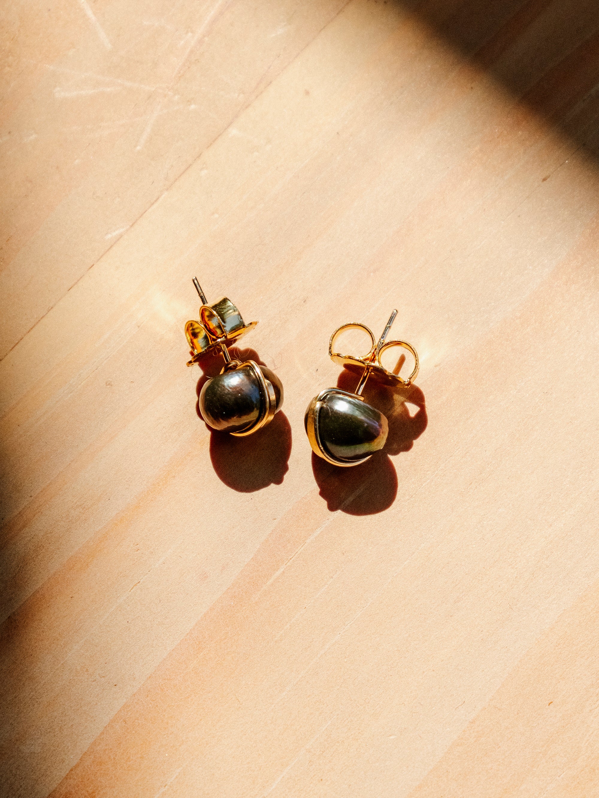 Grande Baroque Pearl Studs in Charcoal