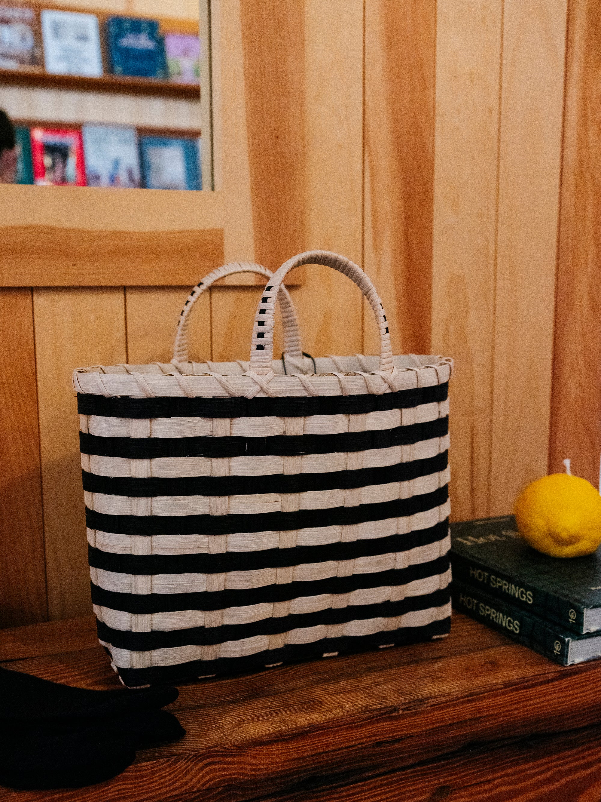 Retro-Travel Tote | Black & Natural