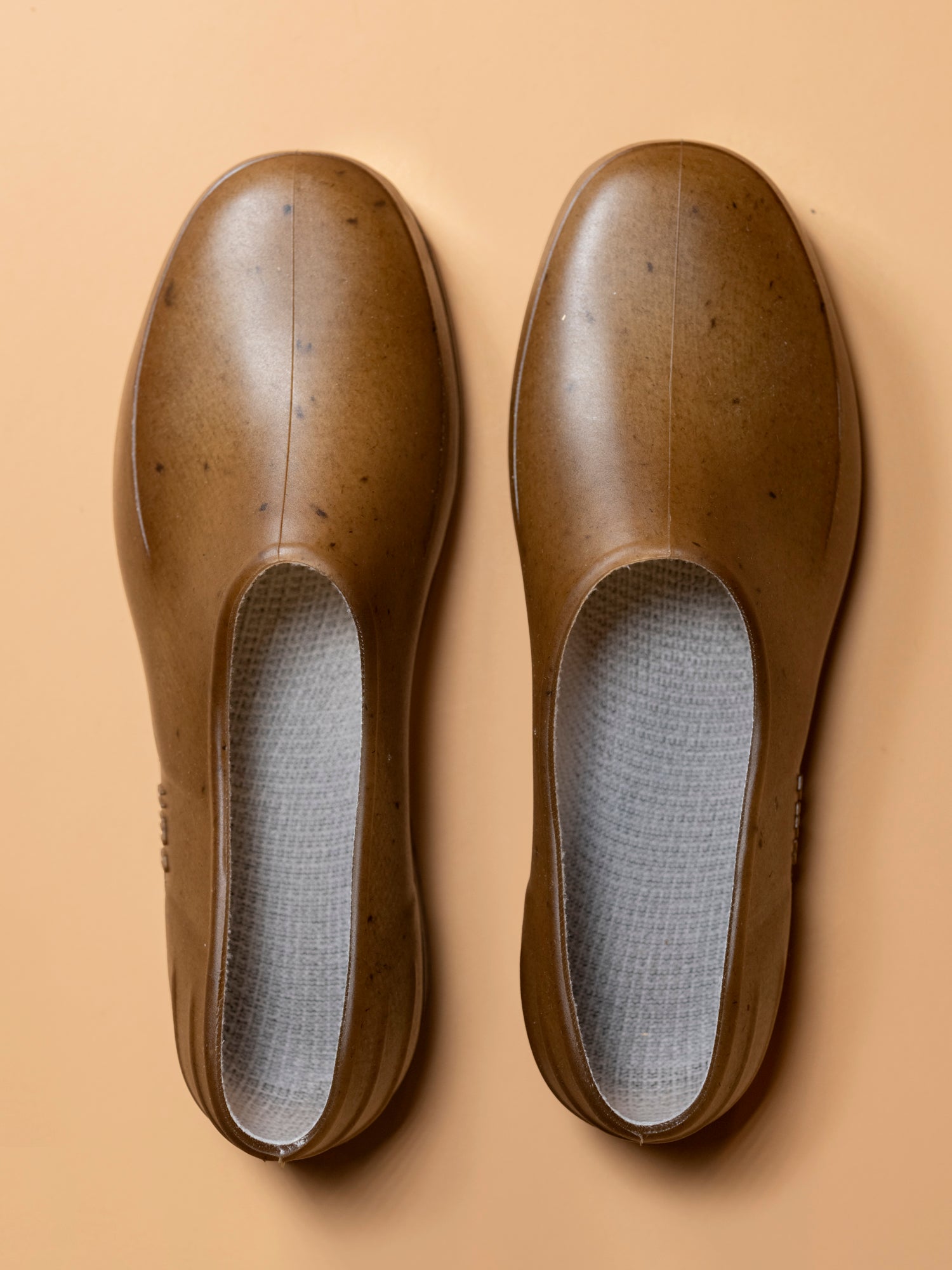 French Recycled Hemp Gardening Clogs in Sepia